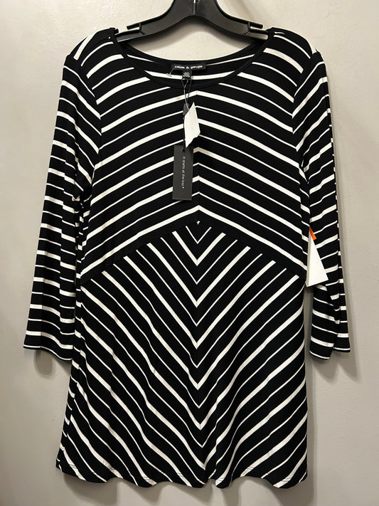 Top Long Sleeve By Cable And Gauge In Black & White, Size: M