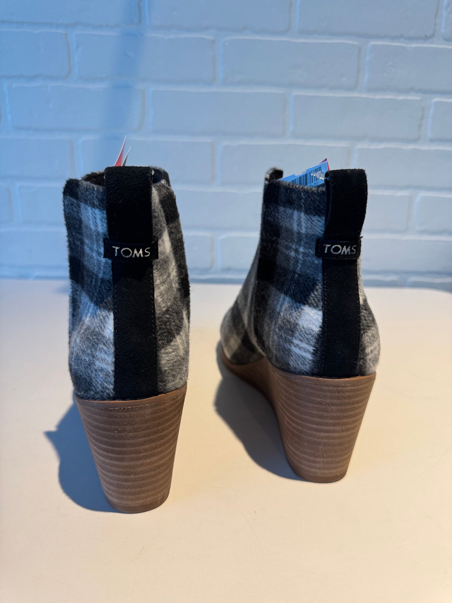 Shoes Heels Wedge By Toms In Black & Grey, Size: 9.5