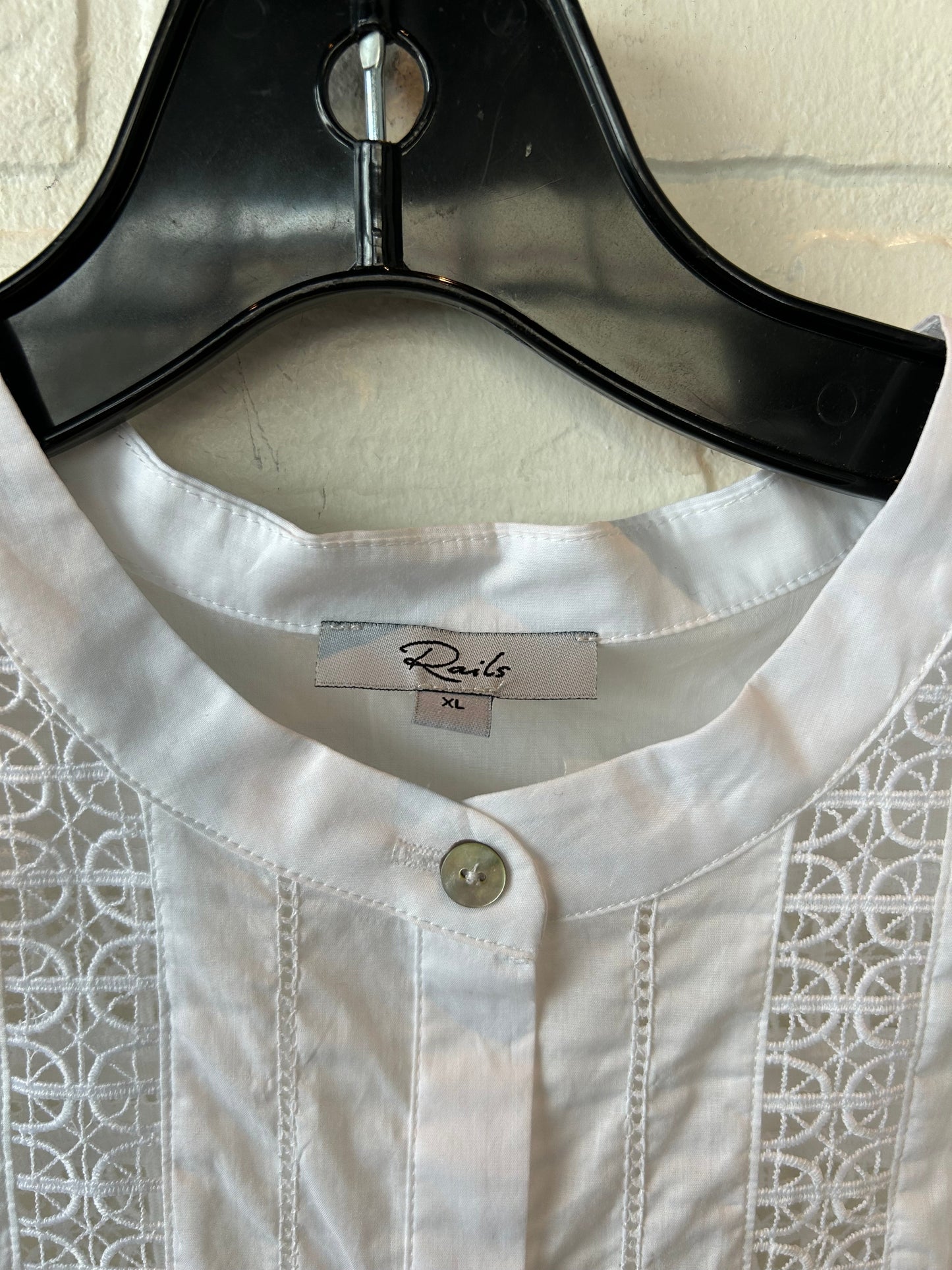 Top Short Sleeve By Rails In White, Size: Xl