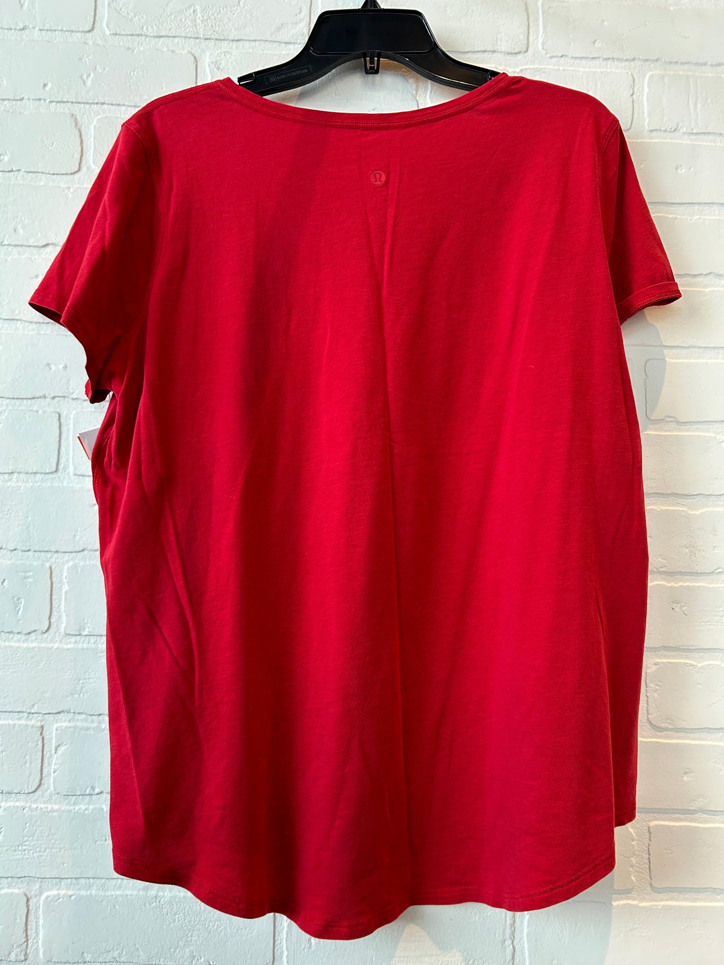 Athletic Top Short Sleeve By Lululemon In Red, Size: Xl