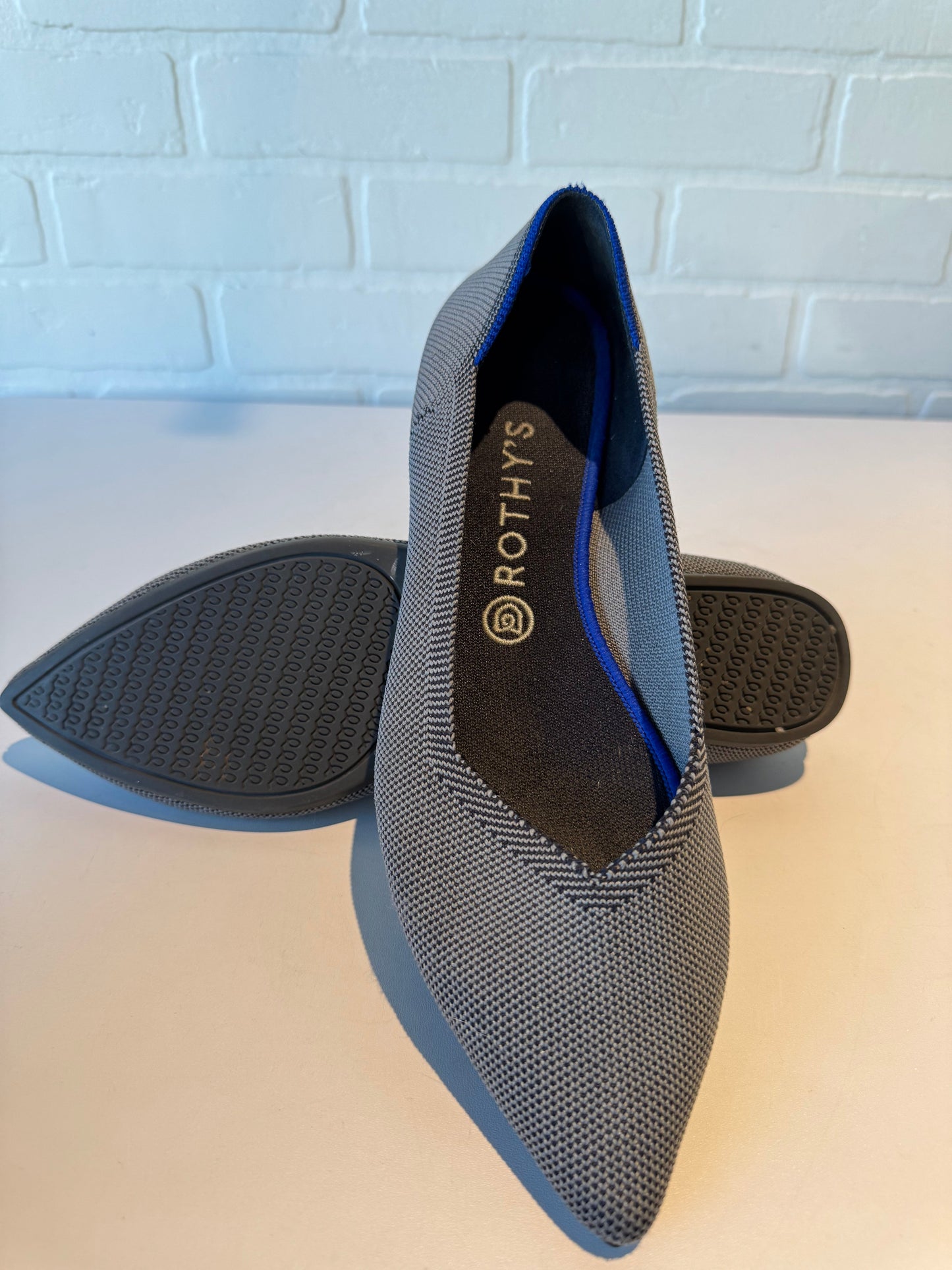 Shoes Flats By Rothys In Grey, Size: 10.5