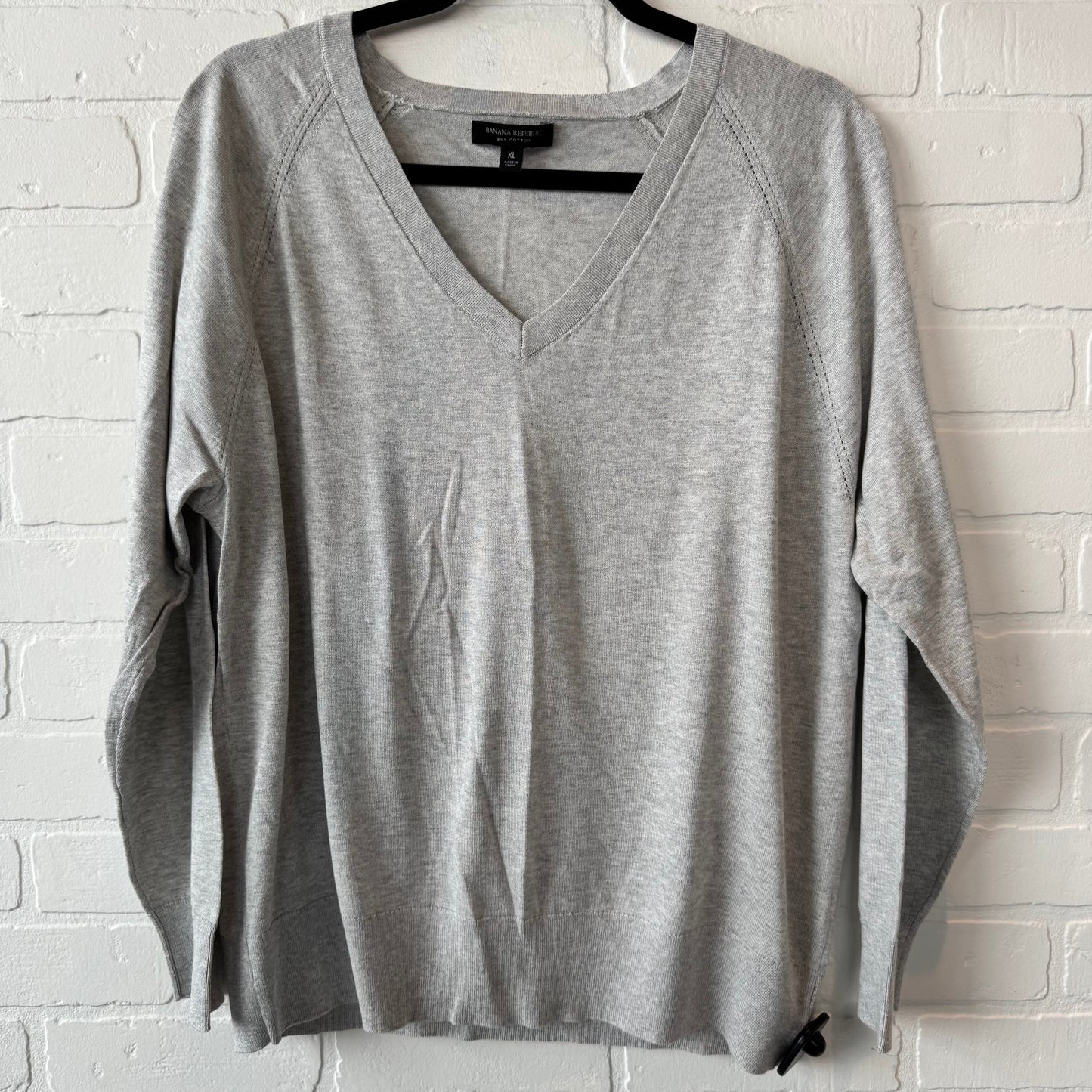 Sweater By Banana Republic In Grey, Size: Xl