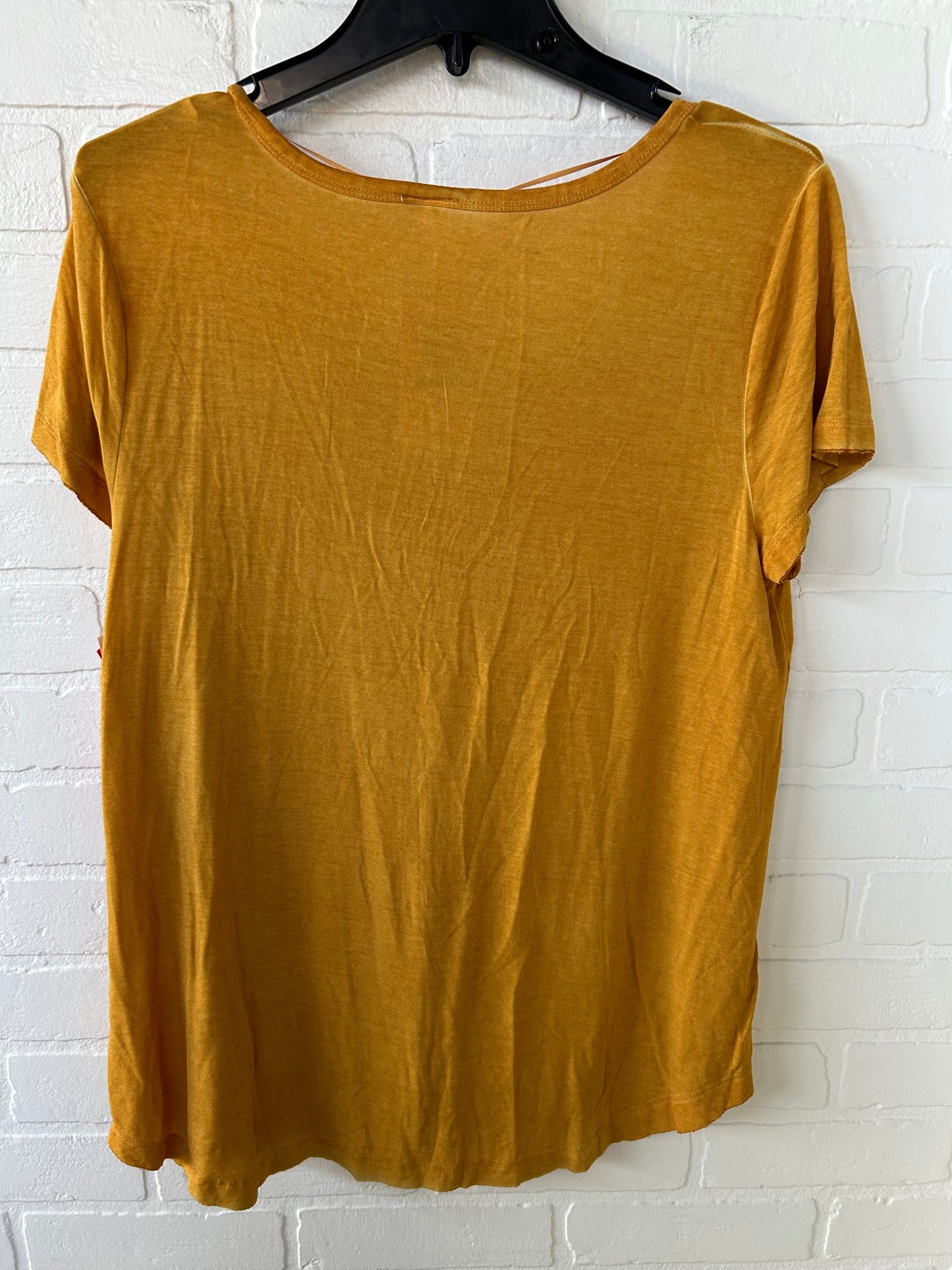 Top Short Sleeve Basic By Cable And Gauge In Yellow, Size: L