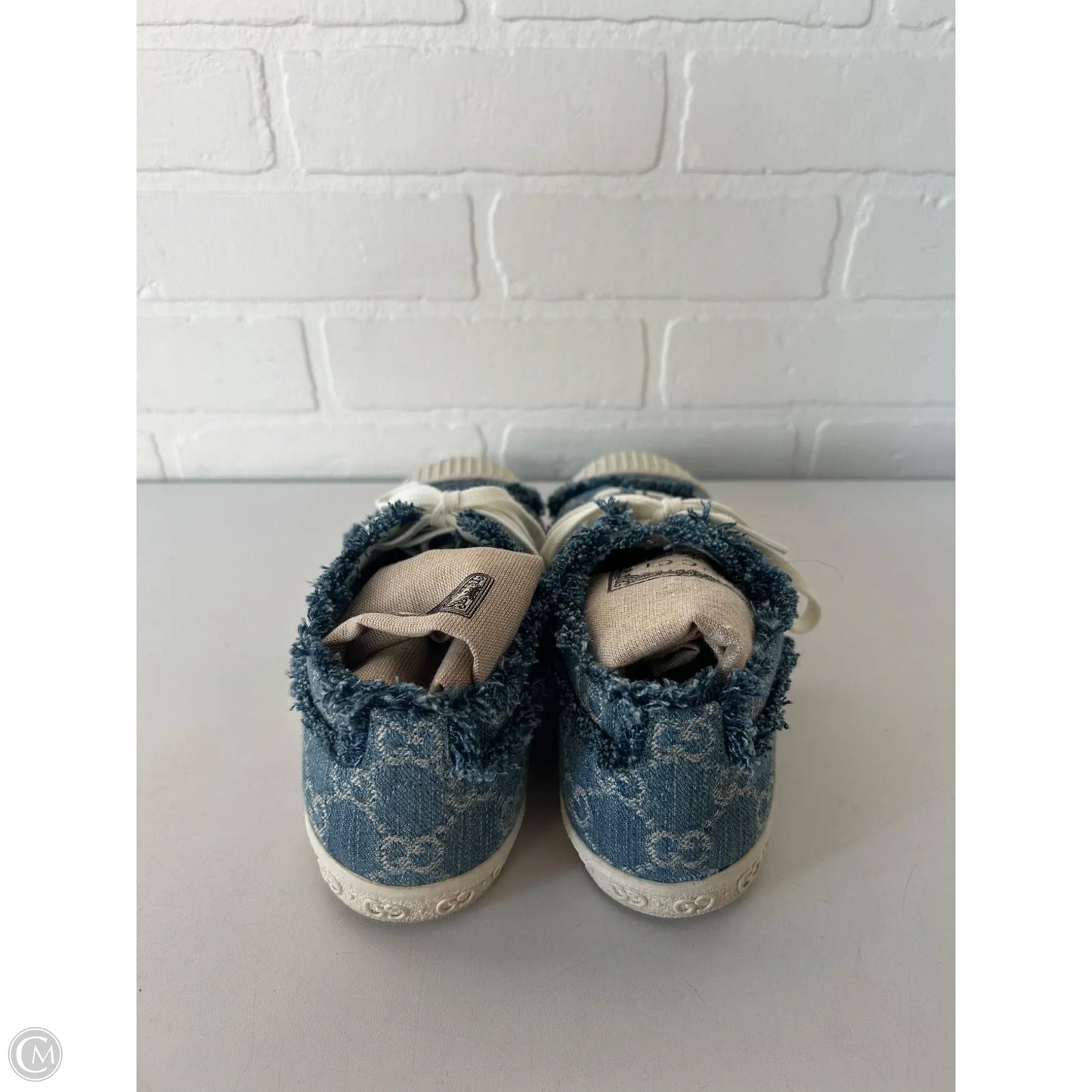 Shoes Luxury Designer By Gucci In Blue Denim, Size: 7.5