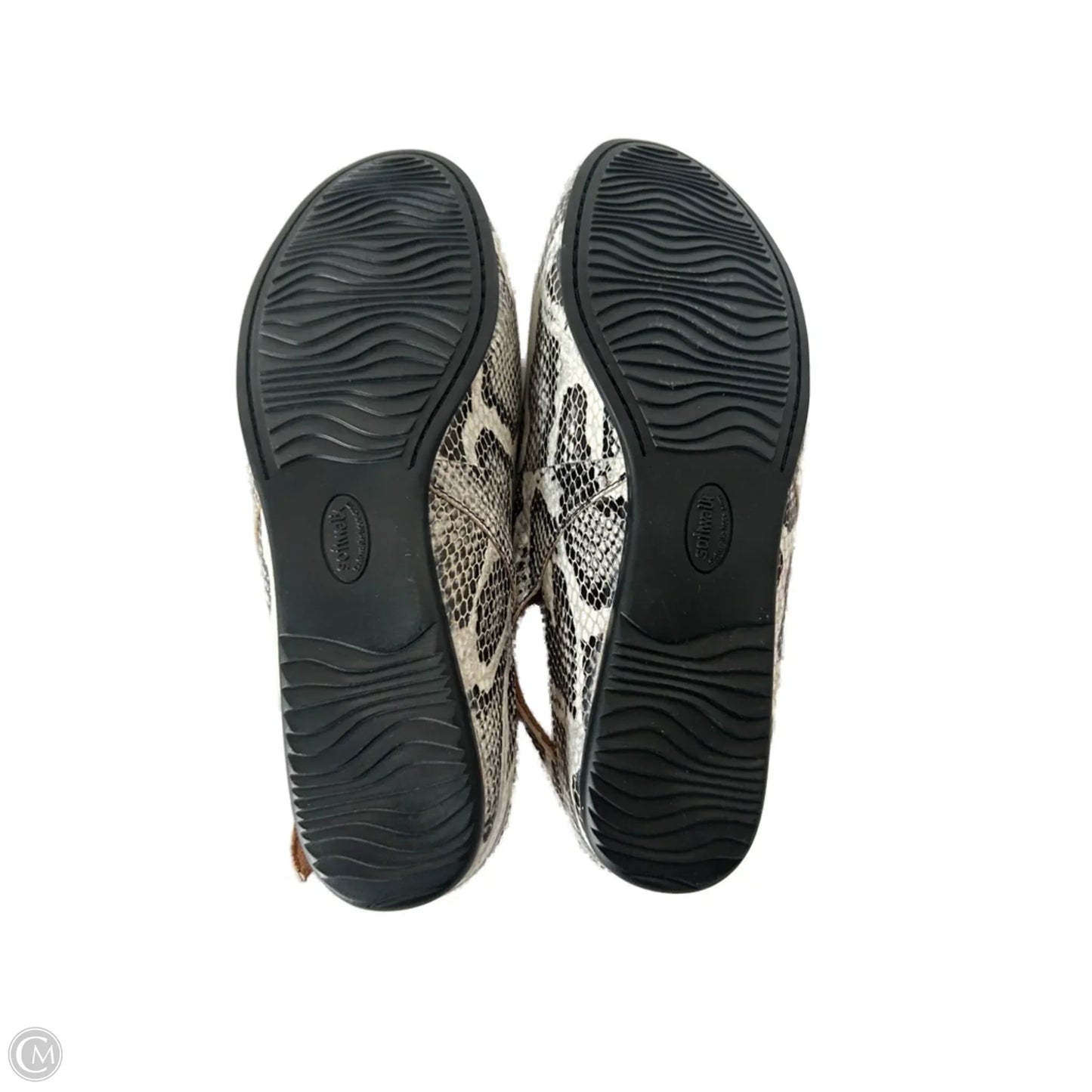 Shoes Flats By Cmc In Black & White, Size: 9