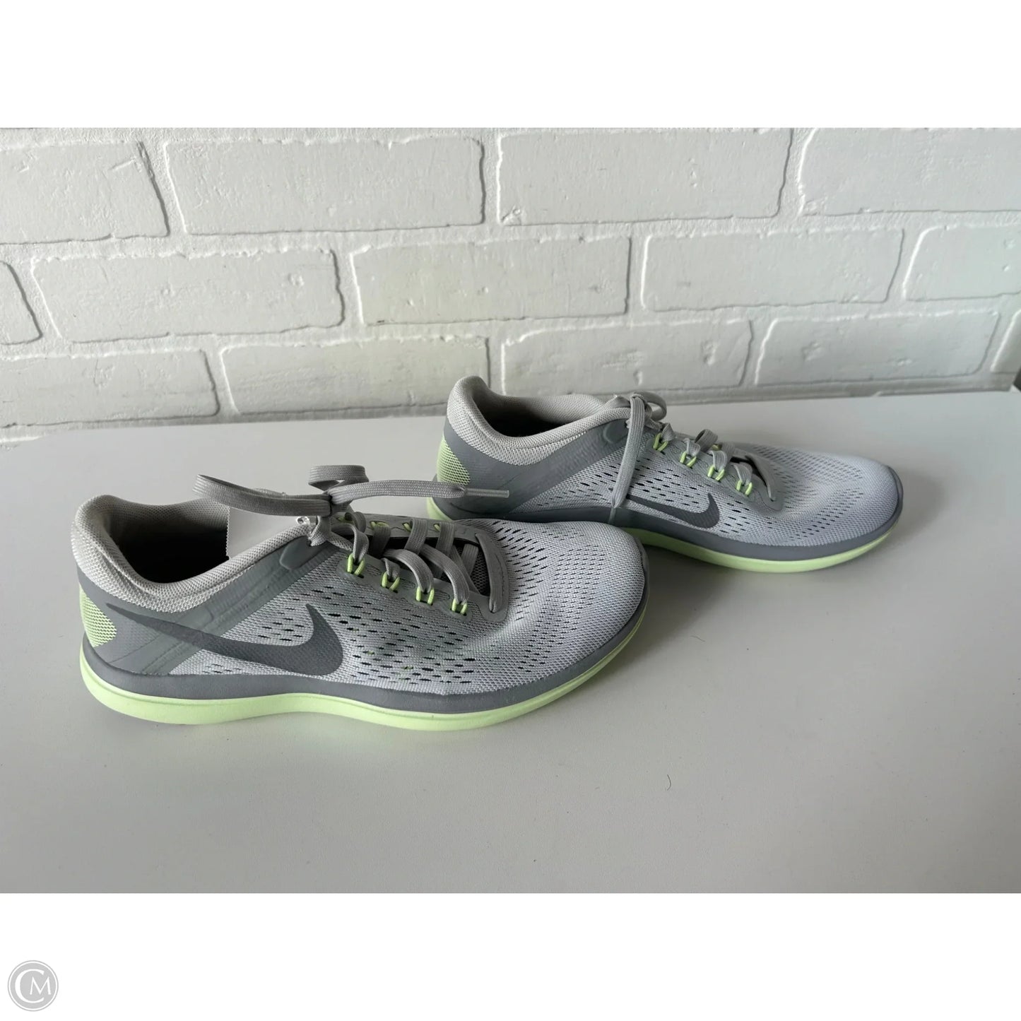 Shoes Athletic By Nike In Grey, Size: 8