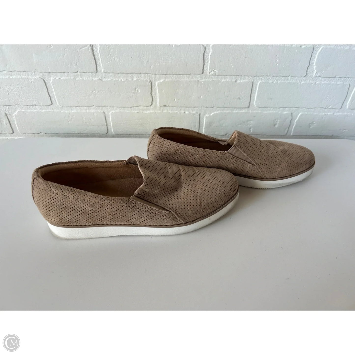 Shoes Flats By Naturalizer In Tan, Size: 10