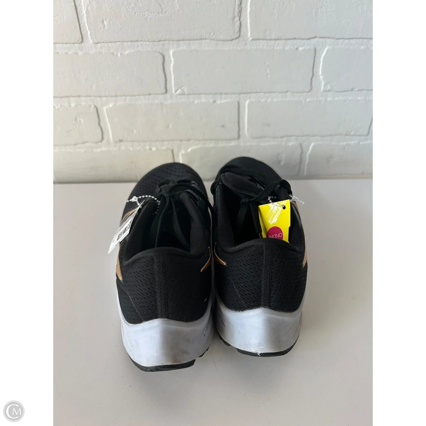 Shoes Athletic By Nike In Black & Gold, Size: 8
