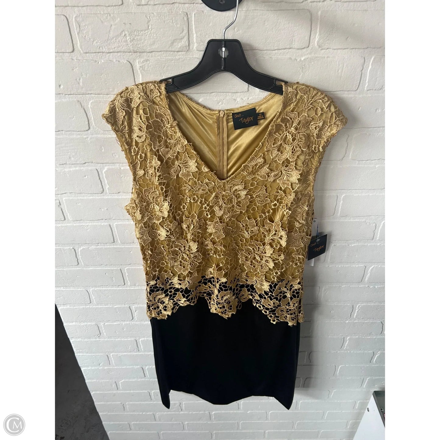 Dress Casual Midi By Just Taylor In Black & Gold, Size: L