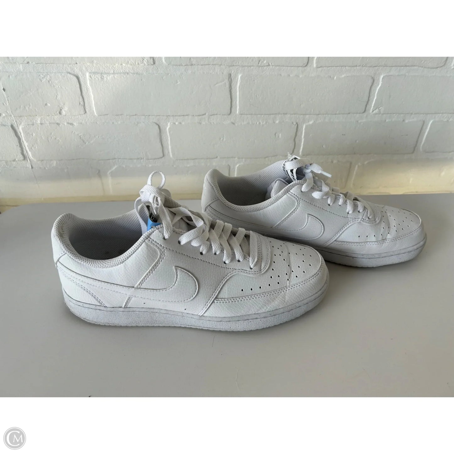 Shoes Sneakers By Nike In White, Size: 10