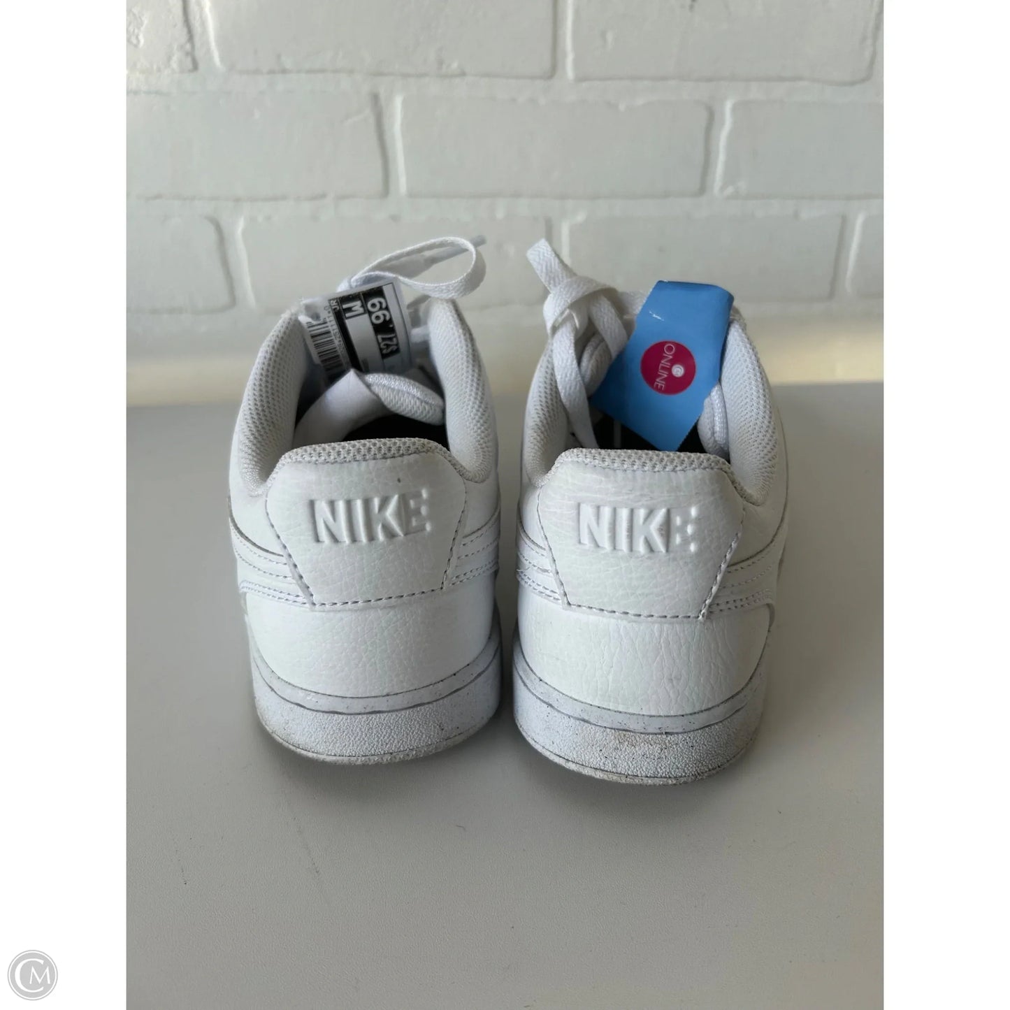 Shoes Sneakers By Nike In White, Size: 10