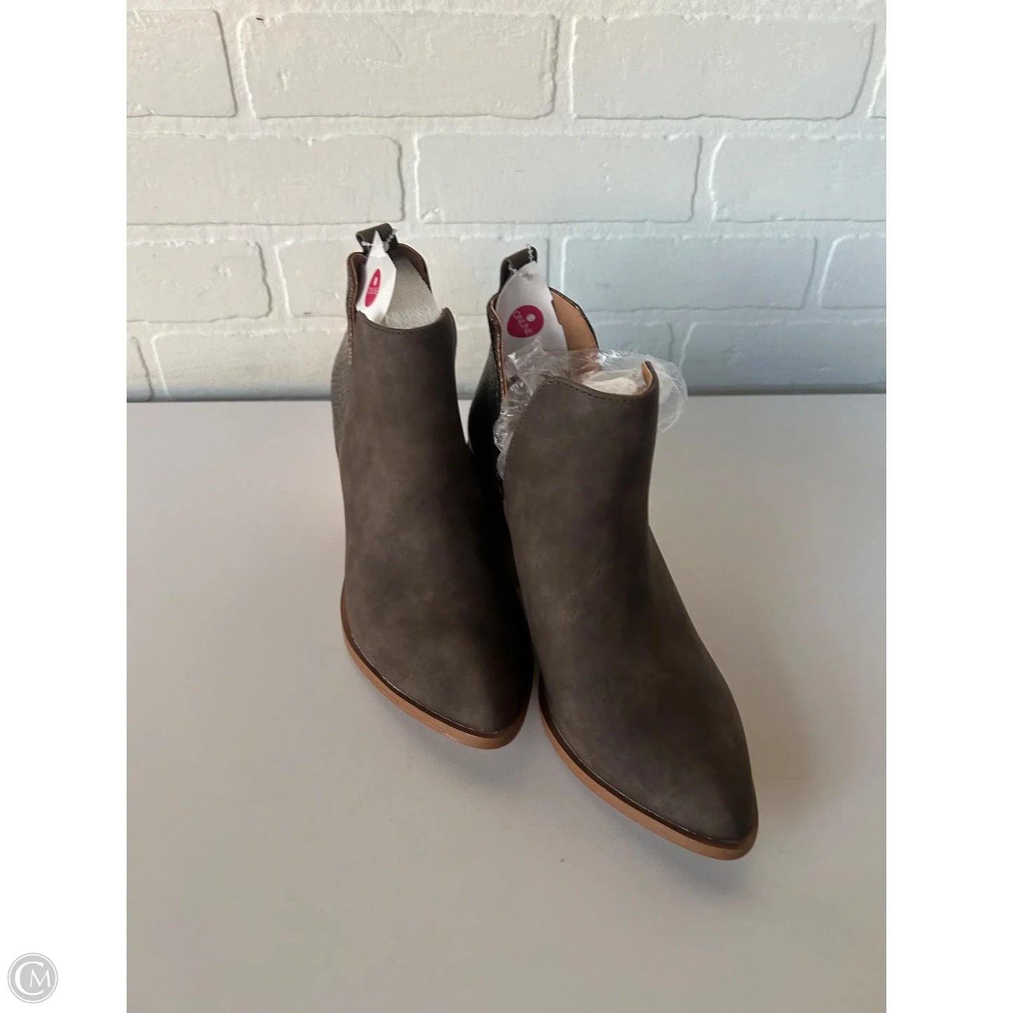 Boots Ankle Heels By Dolce Vita In Brown, Size: 7