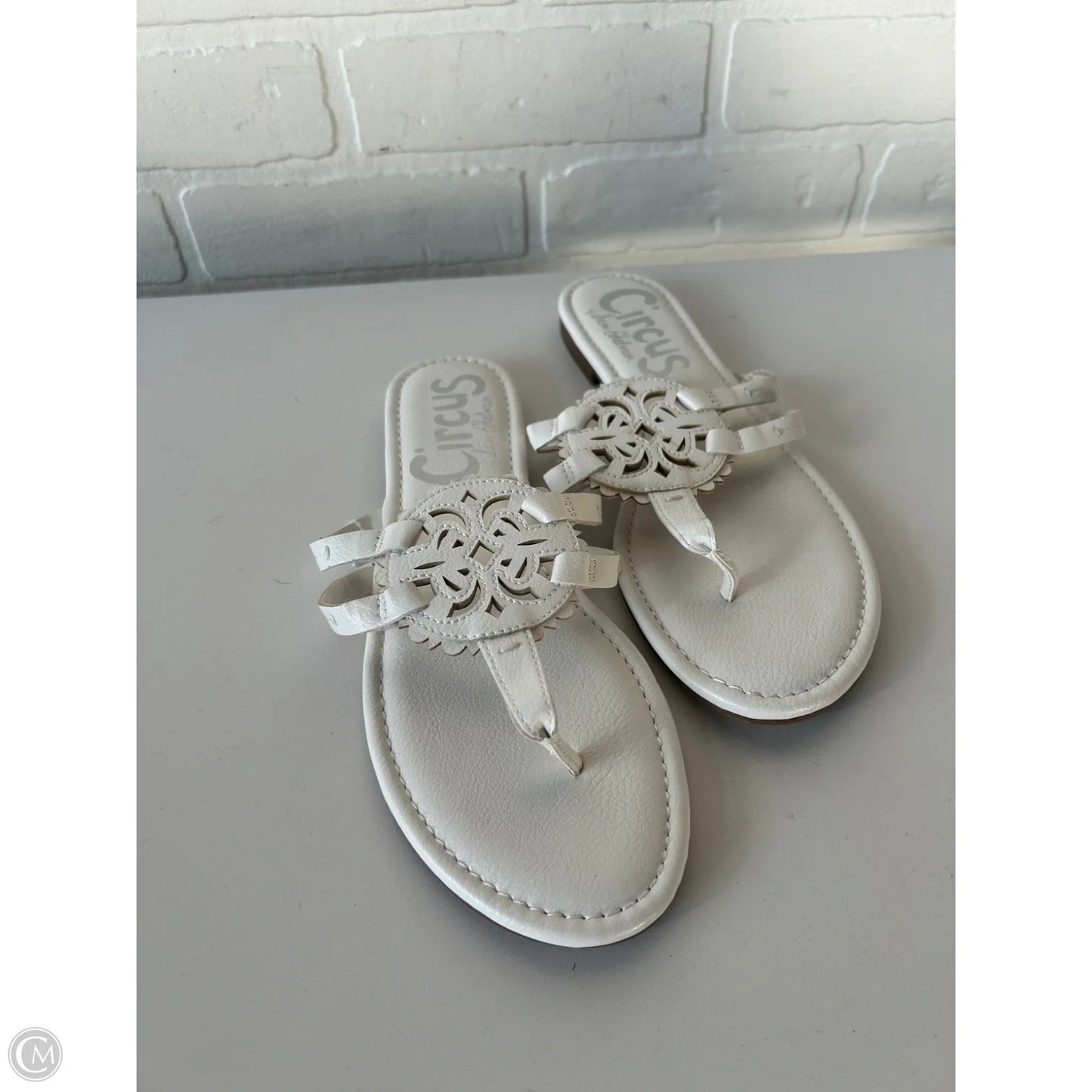 Sandals Flip Flops By Circus By Sam Edelman In White, Size: 9.5