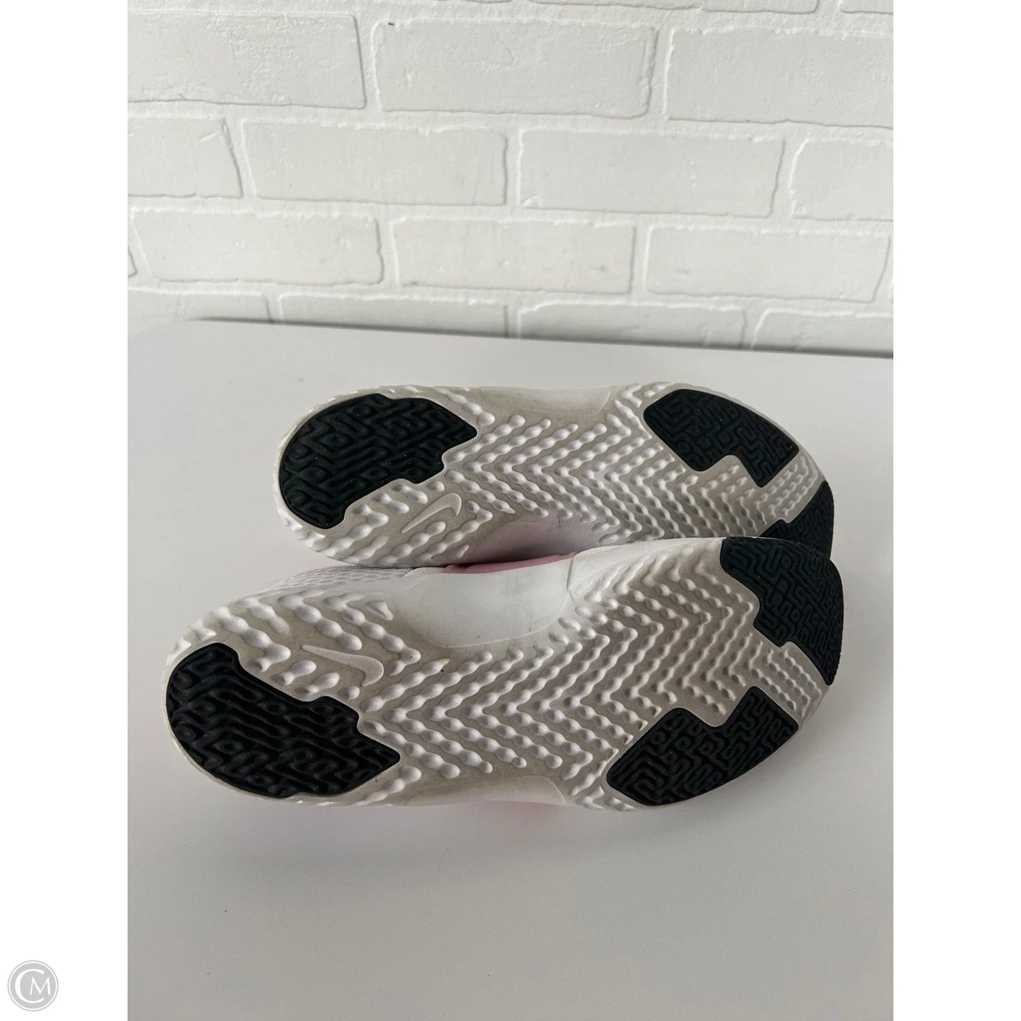 Shoes Sneakers By Nike In Pink & White, Size: 10