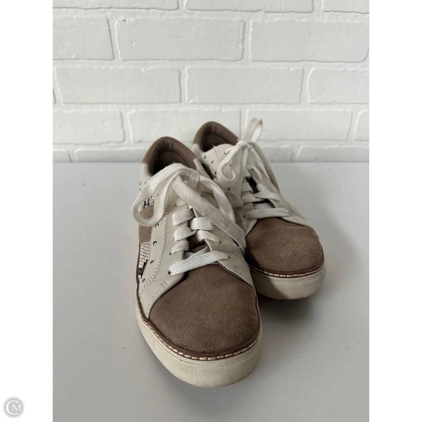 Shoes Sneakers By Crown Vintage In Tan & White, Size: 9