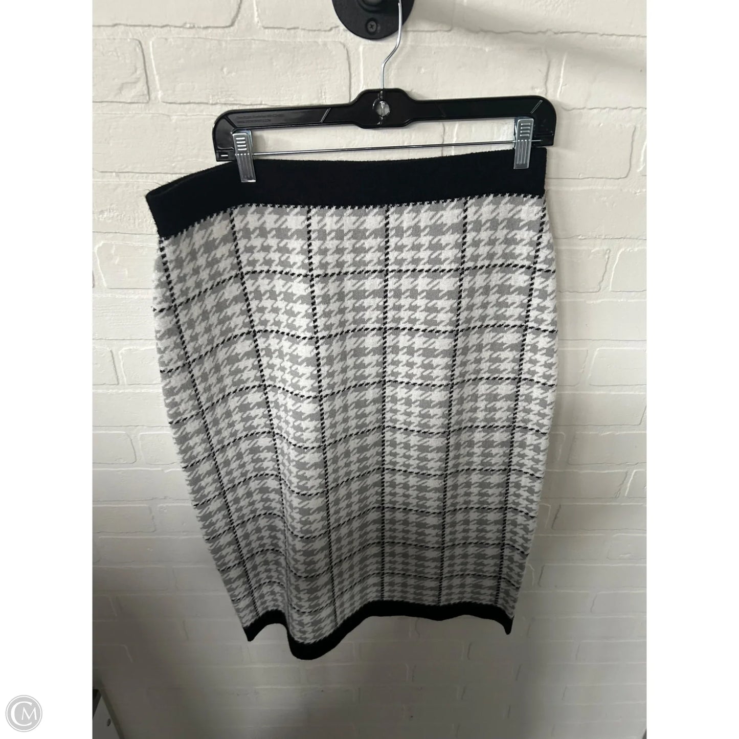 Skirt Midi By Halogen In Grey & White, Size: 12