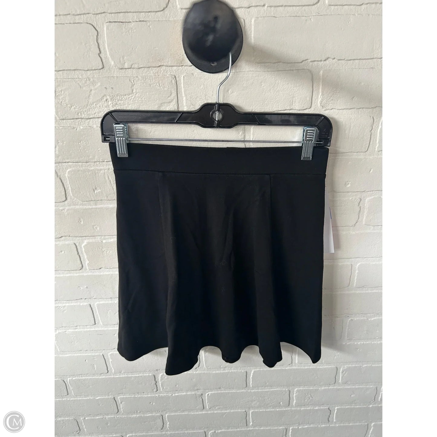 Skirt Mini & Short By Divided In Black, Size: 4