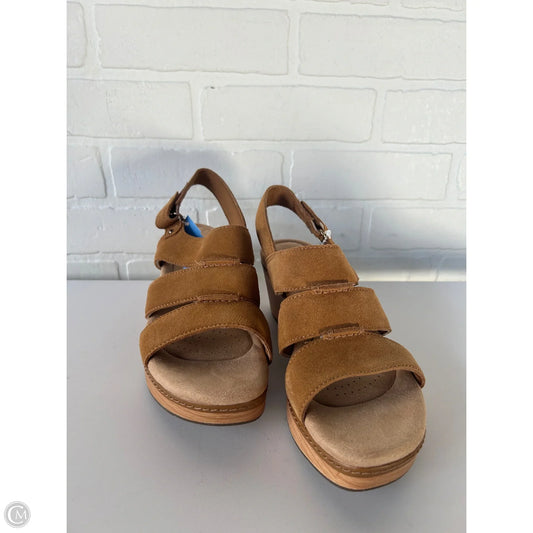 Sandals Heels Block By Clarks In Tan, Size: 8