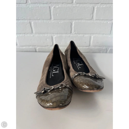 Shoes Flats By Agl In Taupe, Size: 10.5