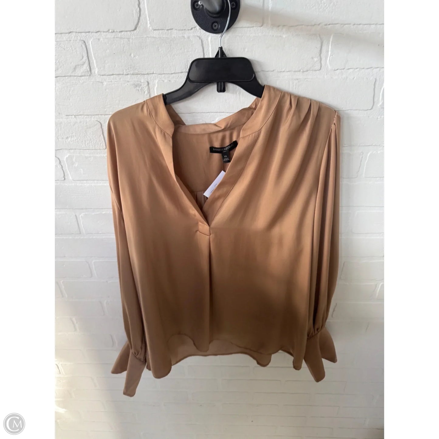 Top Long Sleeve By Banana Republic In Tan, Size: Xl