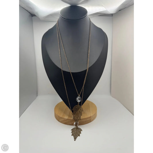 Necklace Layered By Clothes Mentor
