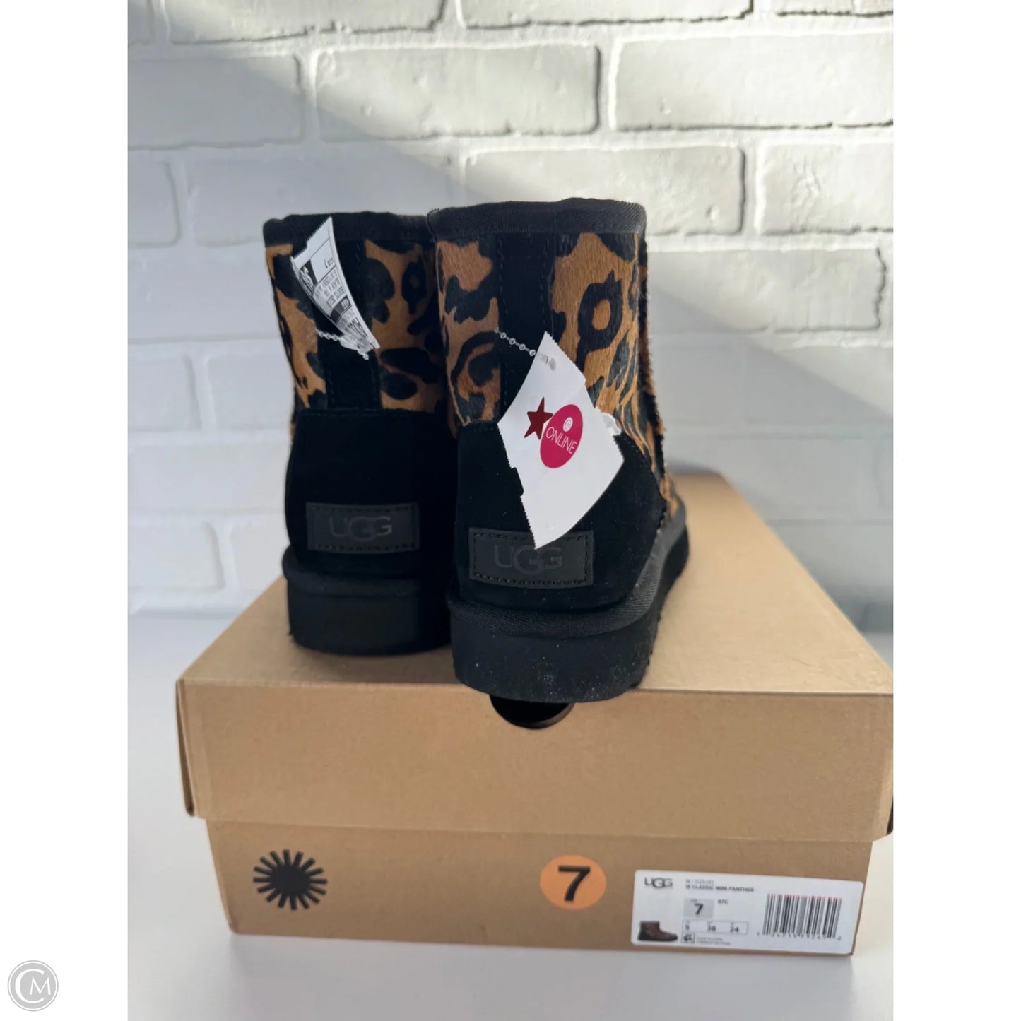 Boots Designer By Ugg In Black & Tan, Size: 7