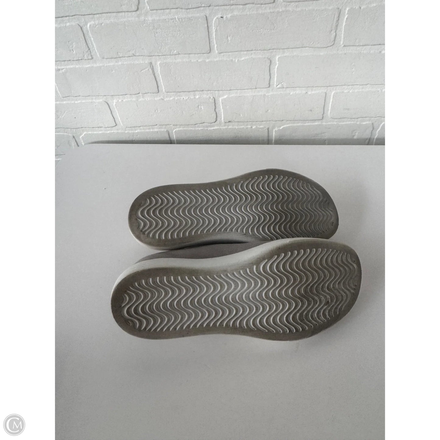 Shoes Sneakers By Allbirds In Grey, Size: 8