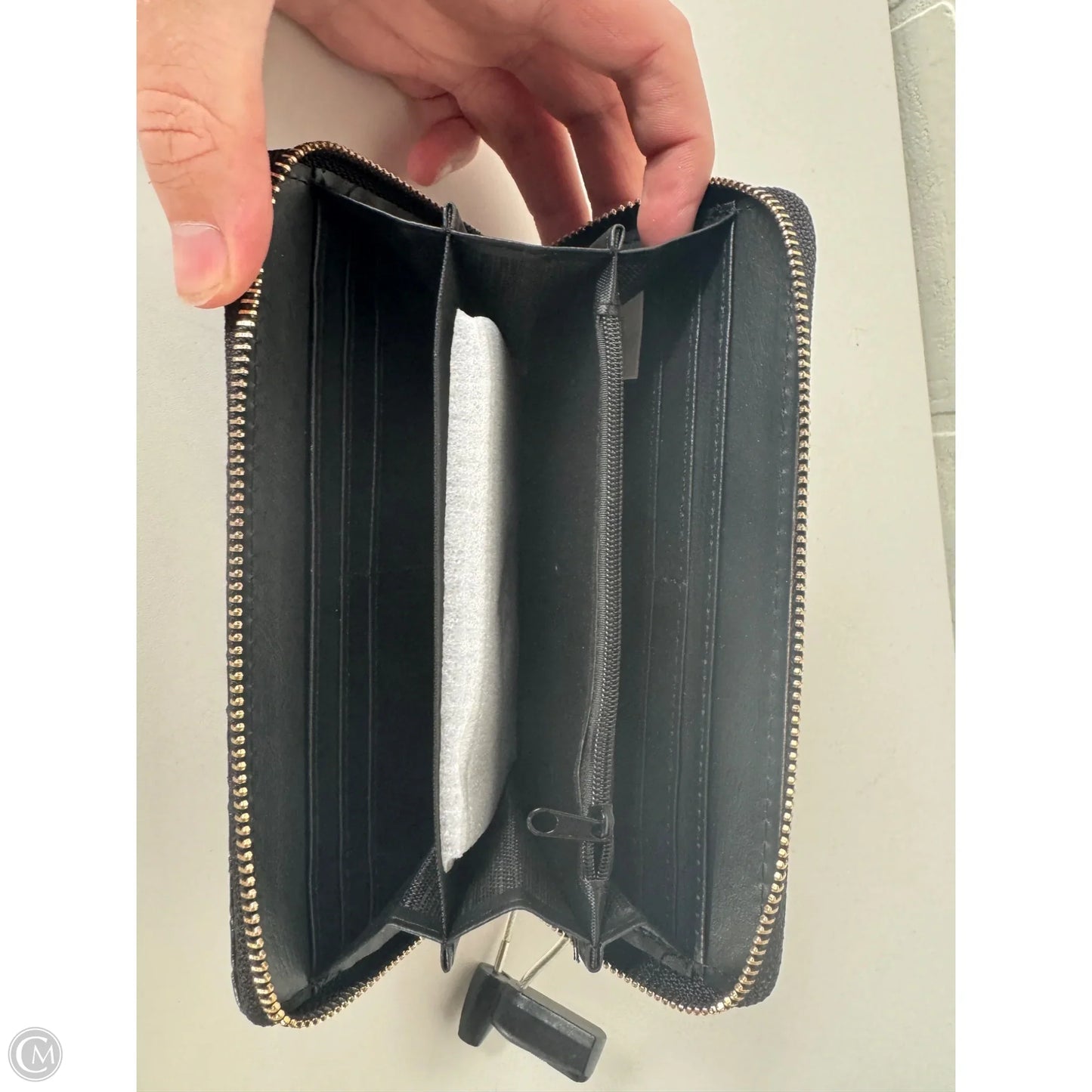 Wallet By Clothes Mentor, Size: Large