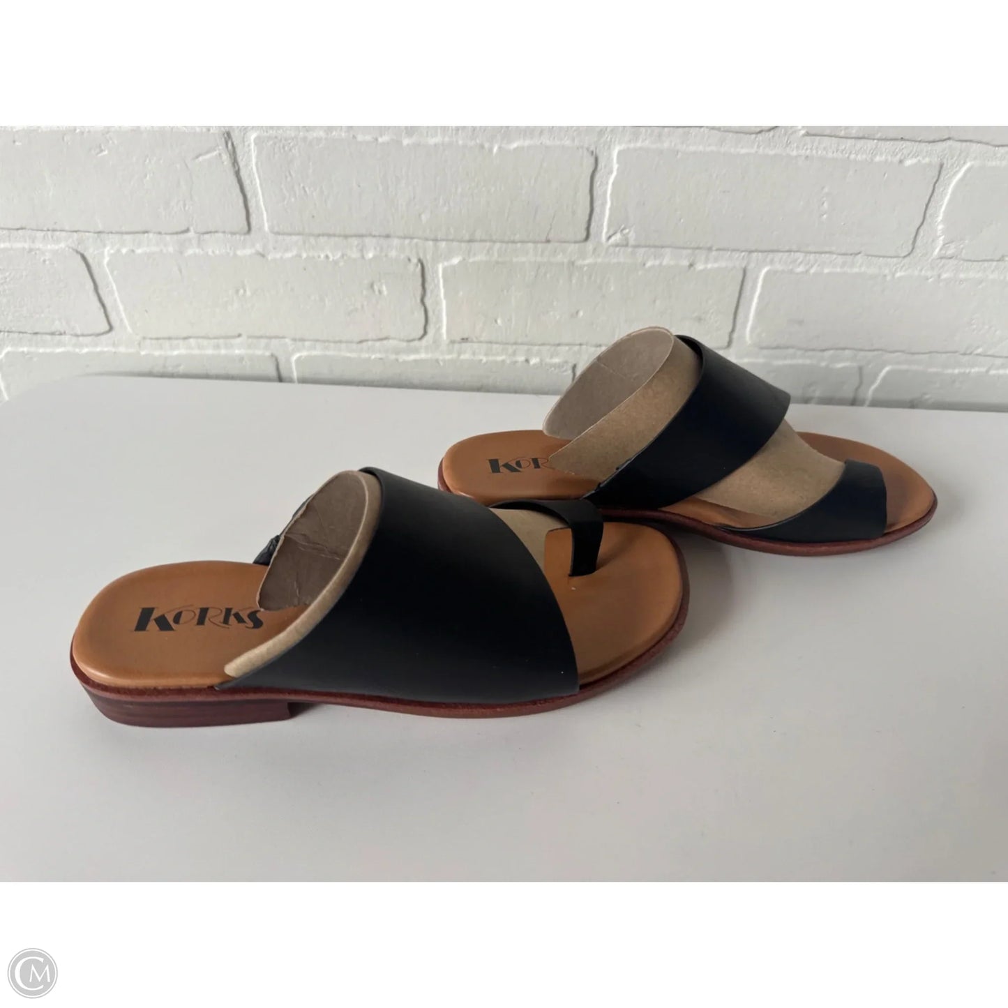 Sandals Flats By Korks In Black, Size: 8