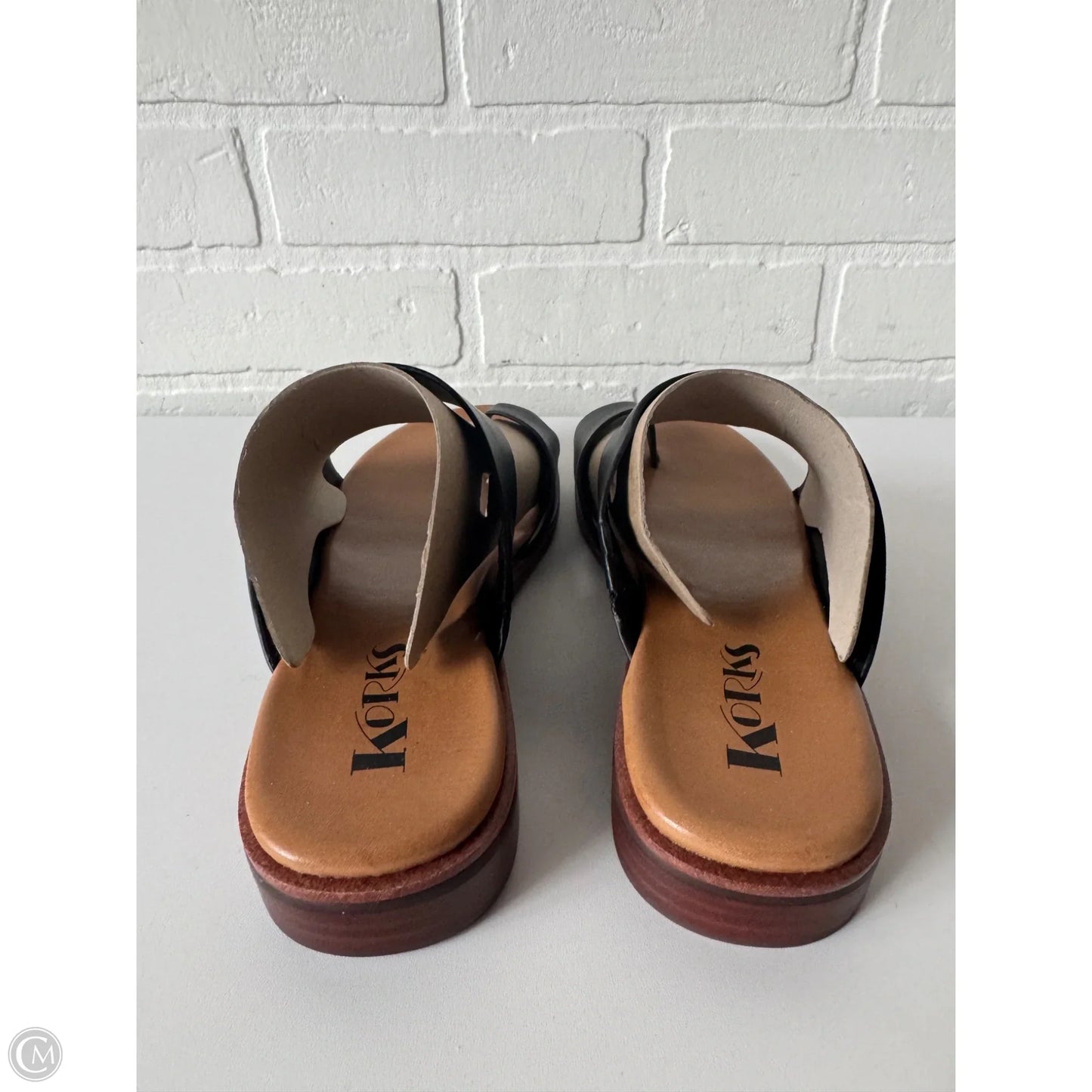 Sandals Flats By Korks In Black, Size: 8