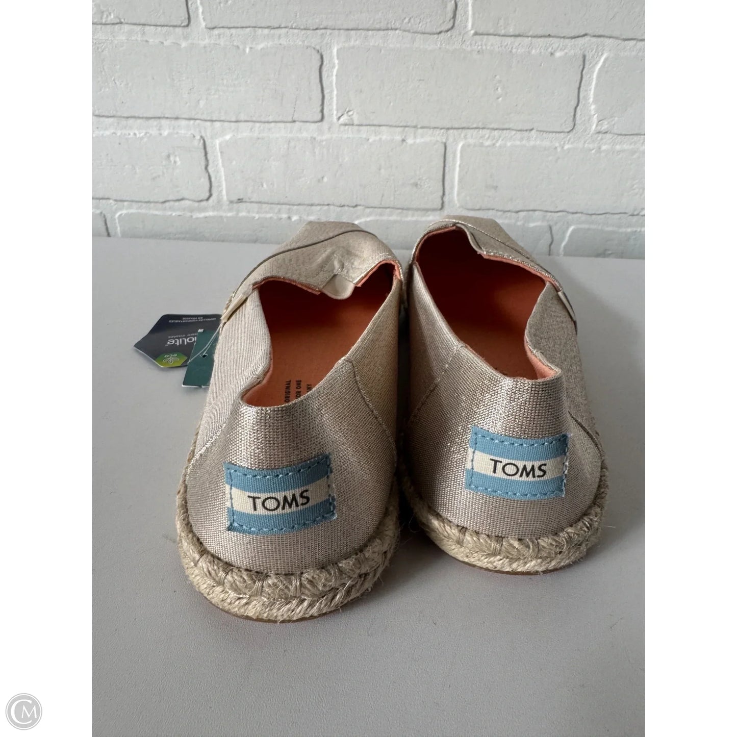 Shoes Flats By Toms In Gold, Size: 8.5
