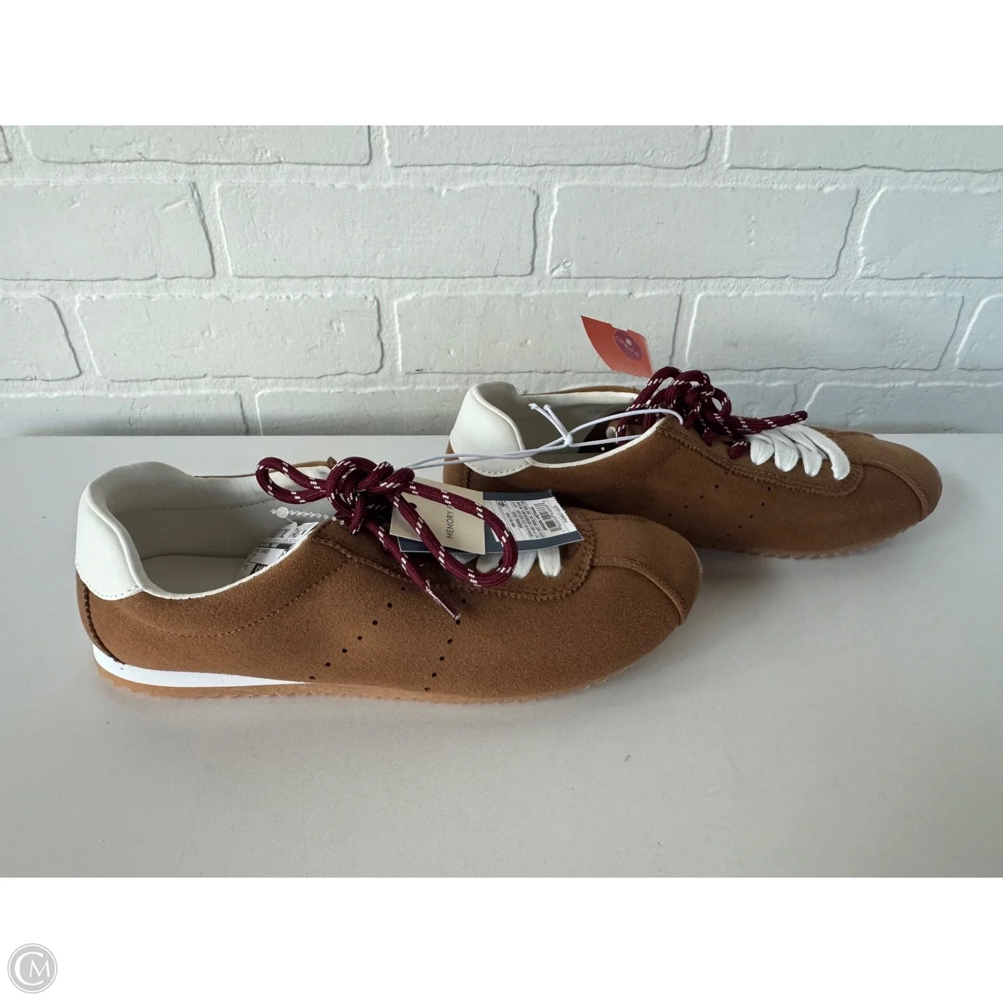 Shoes Sneakers By Universal Thread In Brown, Size: 8