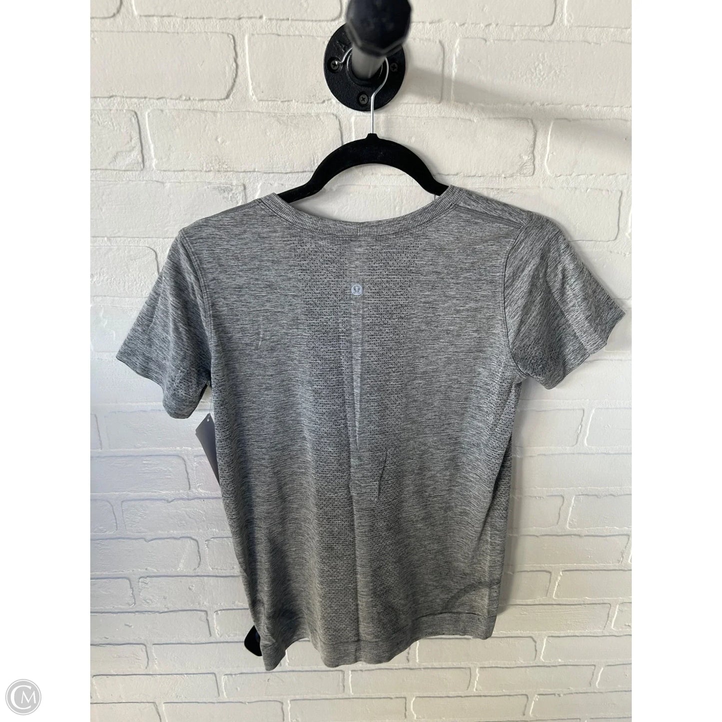 Athletic Top Short Sleeve By Lululemon In Grey, Size: M