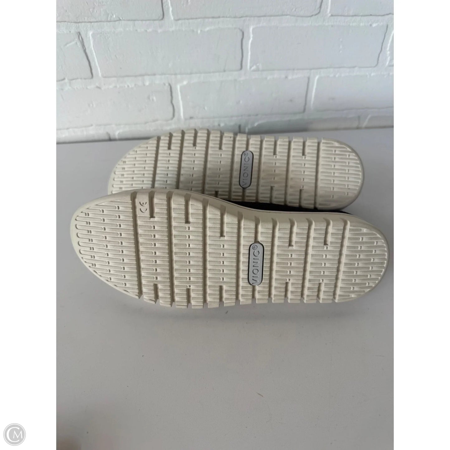 Shoes Flats By Vionic In Black, Size: 8.5