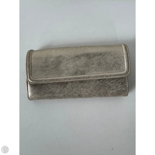 Wallet By Clothes Mentor, Size: Large