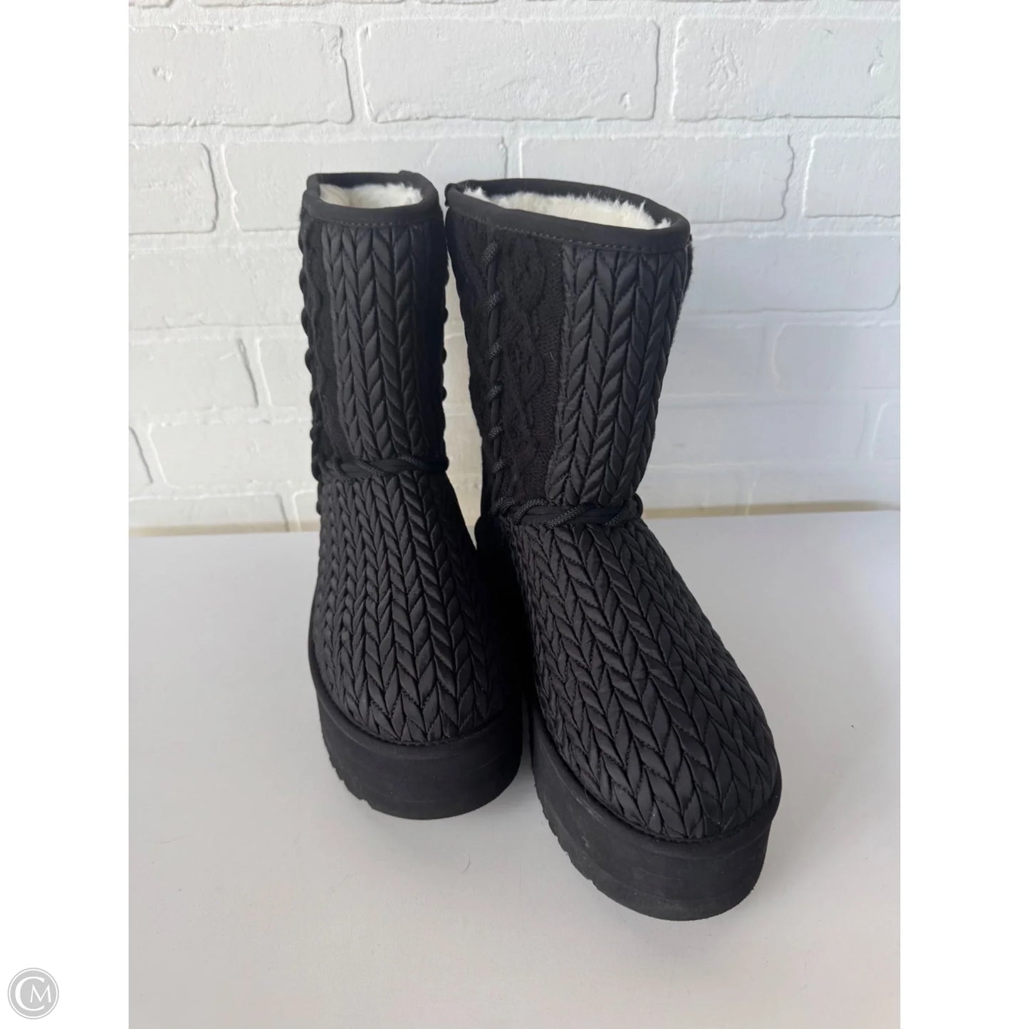 Boots Designer By Ugg In Black, Size: 9