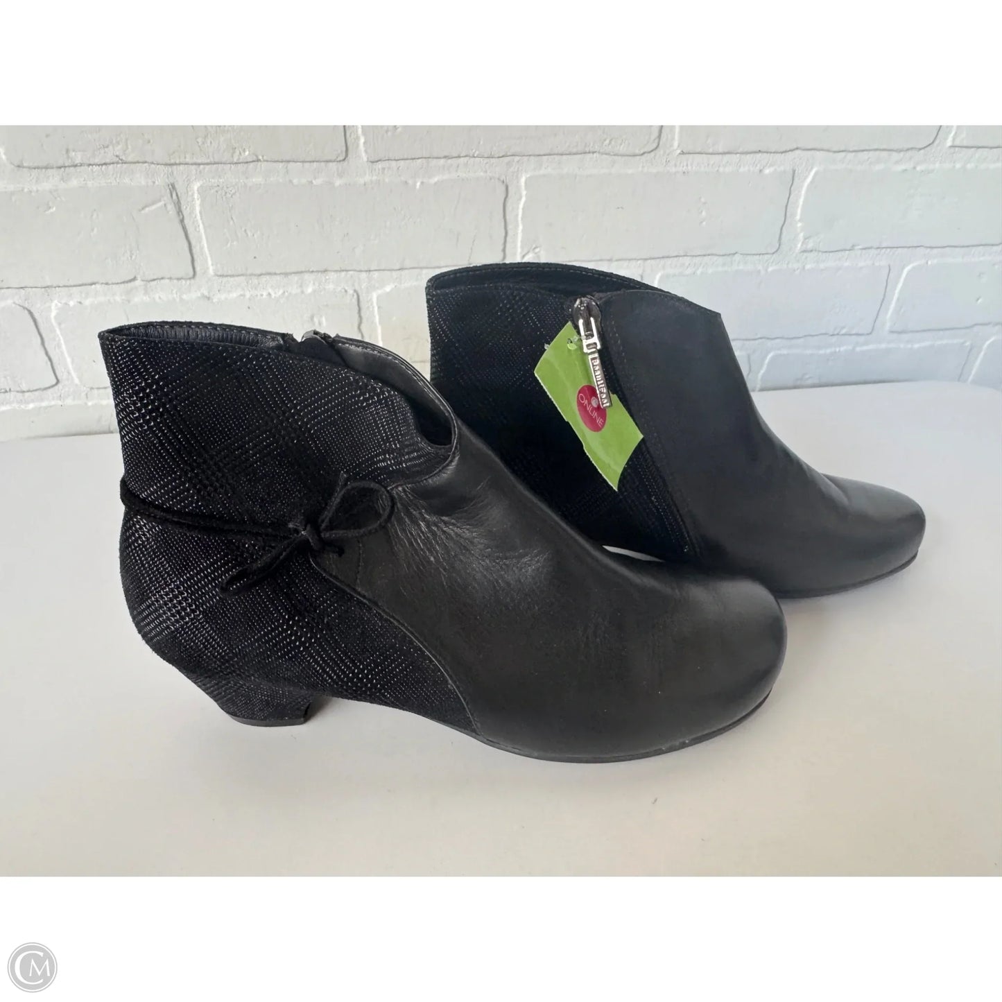 Boots Ankle Heels By Clothes Mentor In Black, Size: 7.5