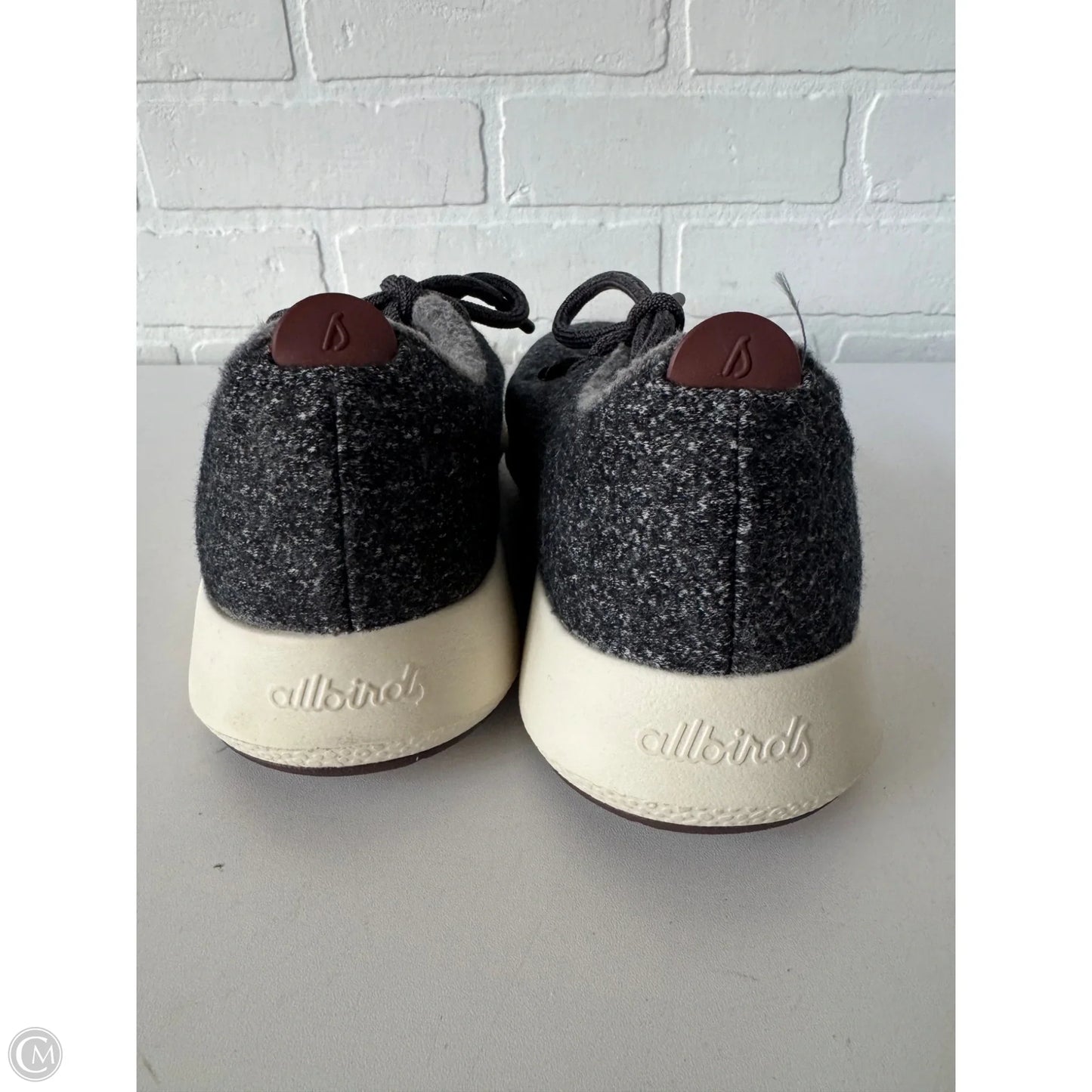 Shoes Sneakers By Allbirds In Grey, Size: 9