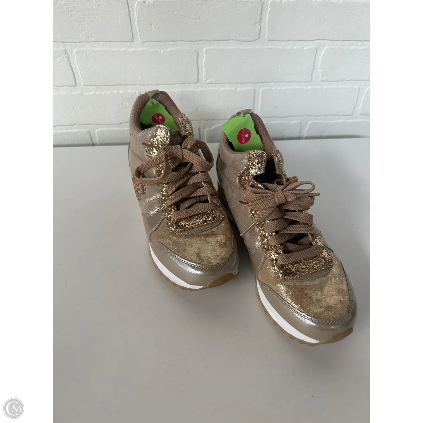 Shoes Sneakers By Skechers In Tan, Size: 8.5