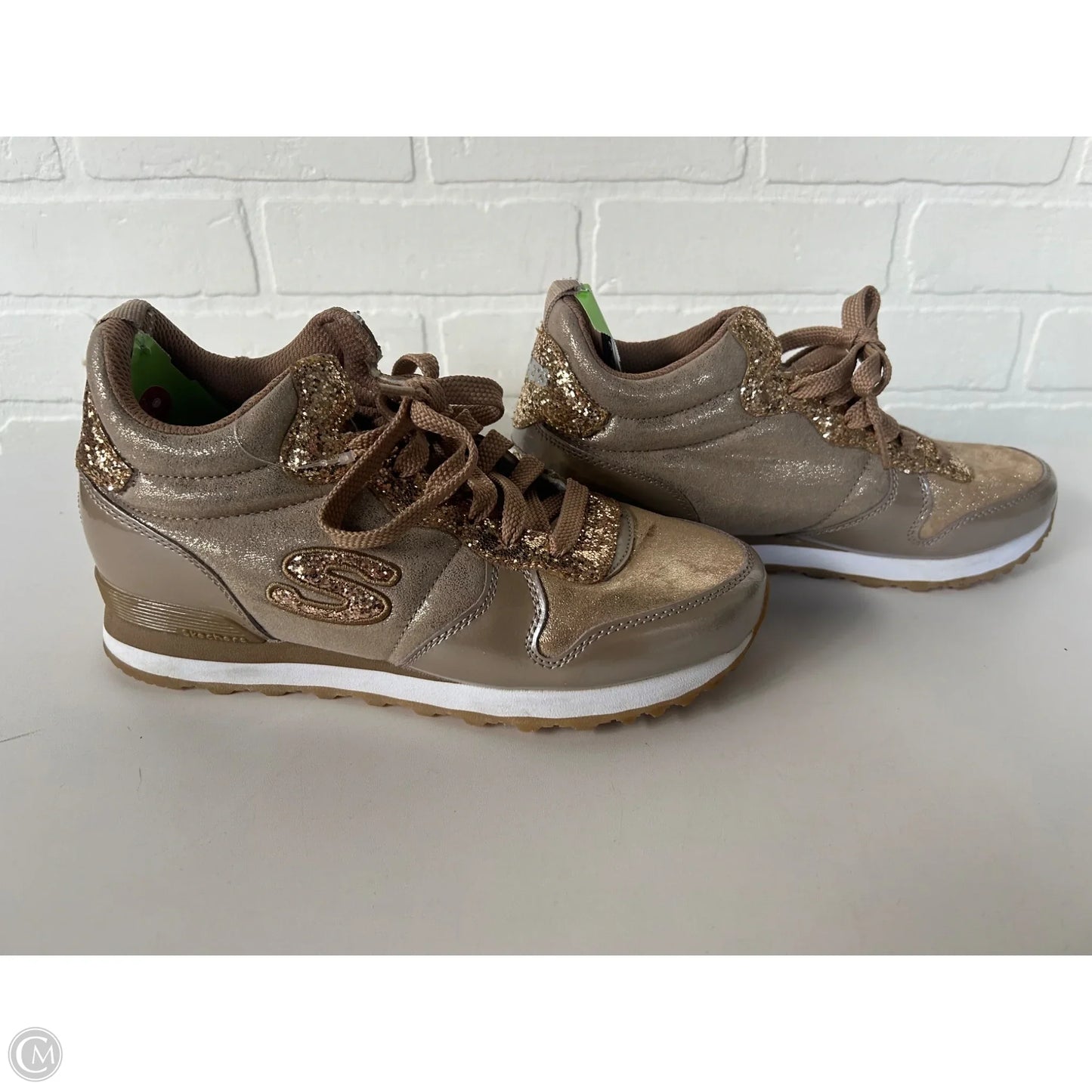Shoes Sneakers By Skechers In Tan, Size: 8.5
