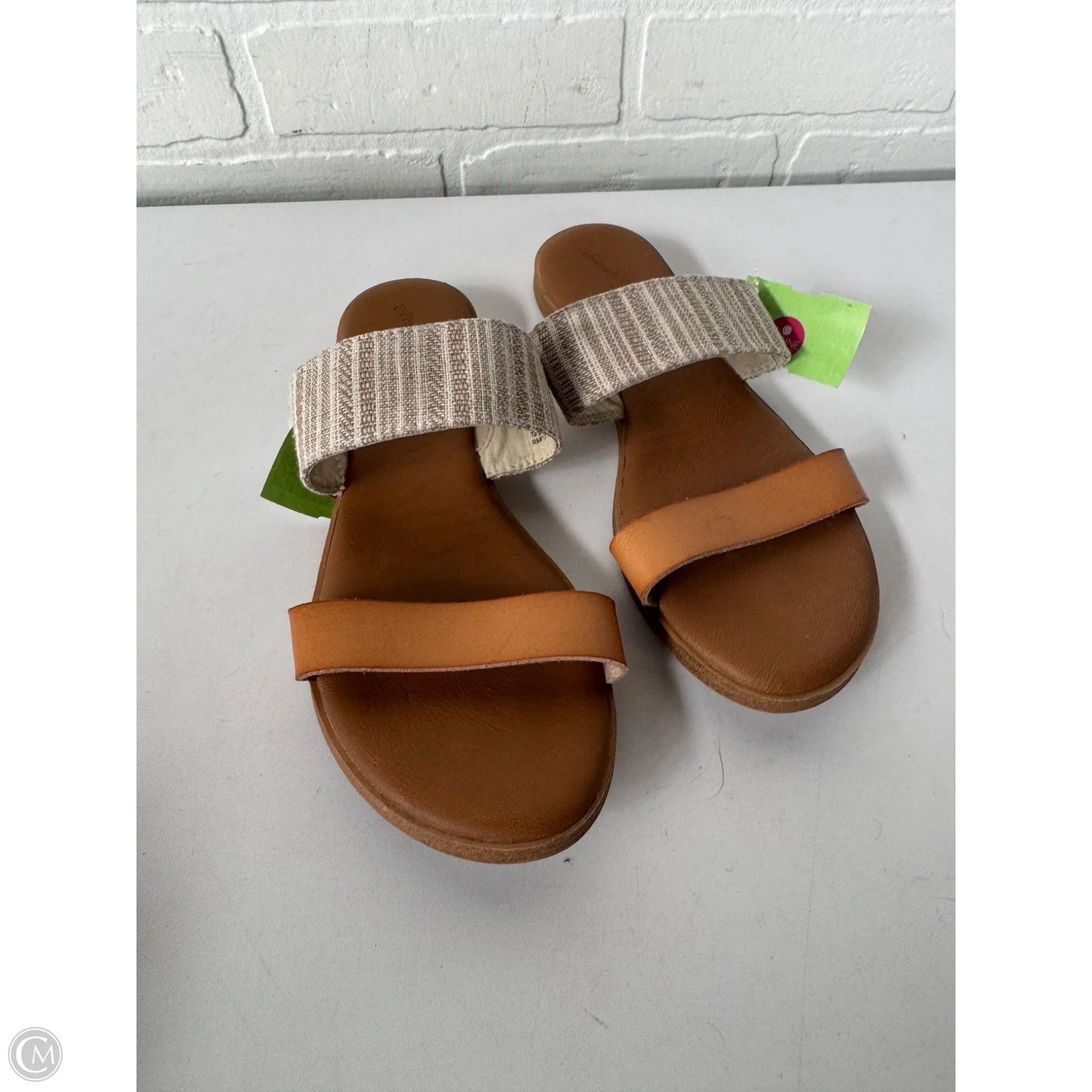 Sandals Flats By Universal Thread In Cream & Tan, Size: 7