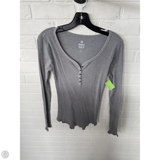 Top Long Sleeve Basic By So In Grey, Size: M