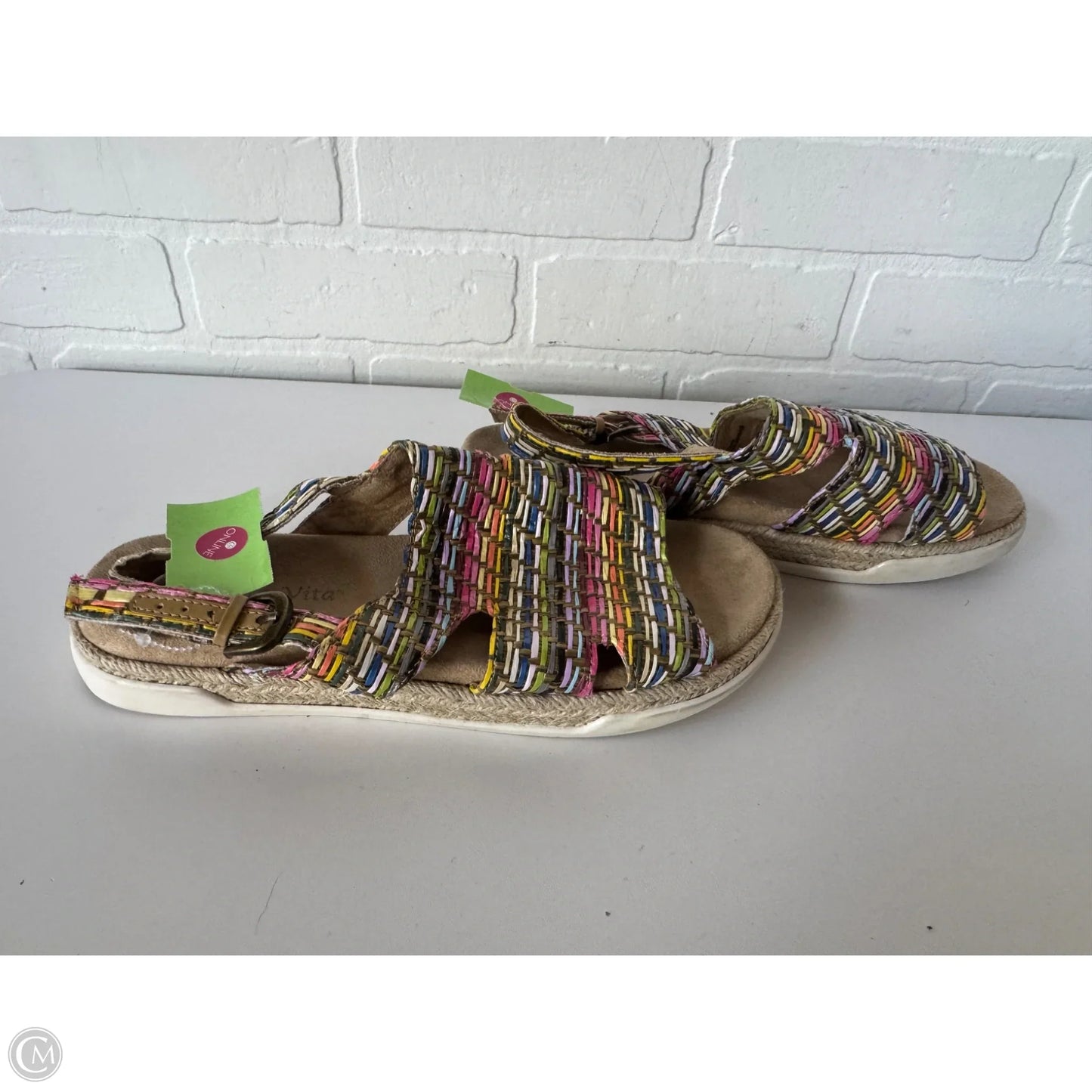Sandals Flats By Clothes Mentor In Tan & Yellow, Size: 9