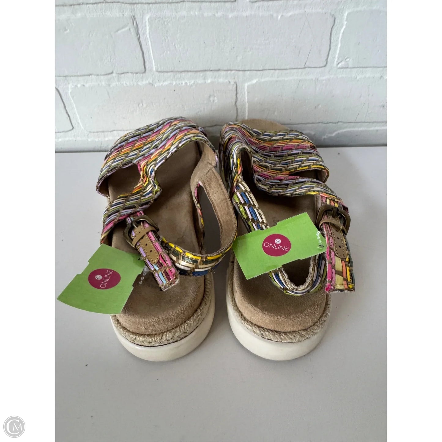 Sandals Flats By Clothes Mentor In Tan & Yellow, Size: 9