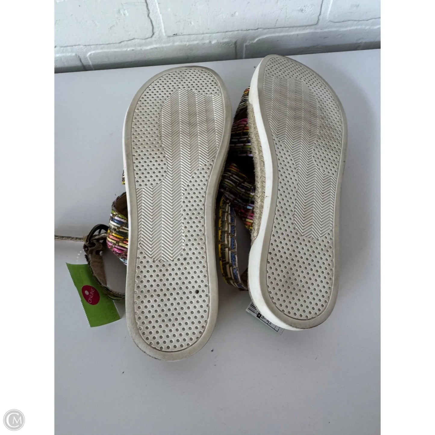 Sandals Flats By Clothes Mentor In Tan & Yellow, Size: 9