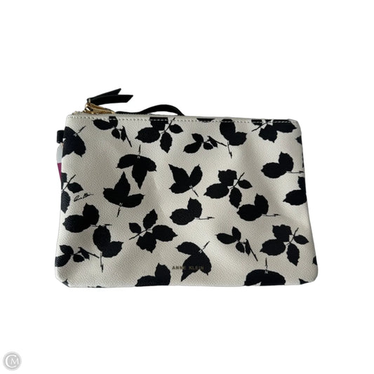 Wristlet By Anne Klein, Size: Medium