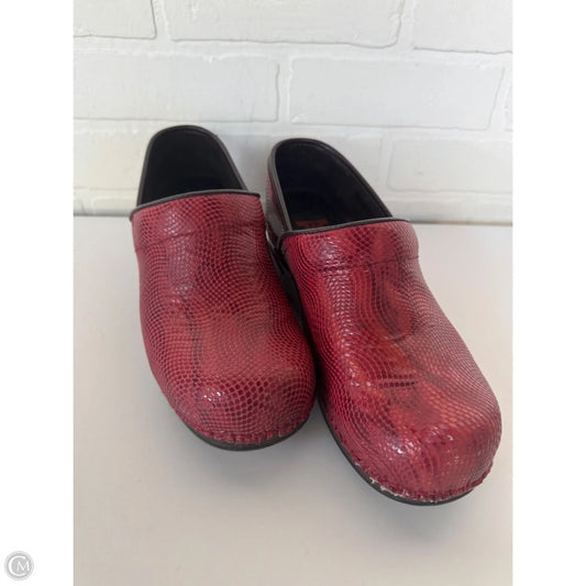 Shoes Flats By Dansko In Red, Size: 8.5