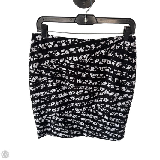Skirt Mini & Short By White House Black Market In Black & White, Size: 6