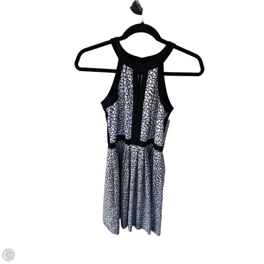 Dress Casual Short By White House Black Market In Black & White, Size: Xs
