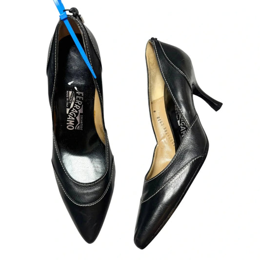 Shoes Luxury Designer By Ferragamo In Black, Size: 8